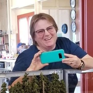 Meet your Posher, Lori